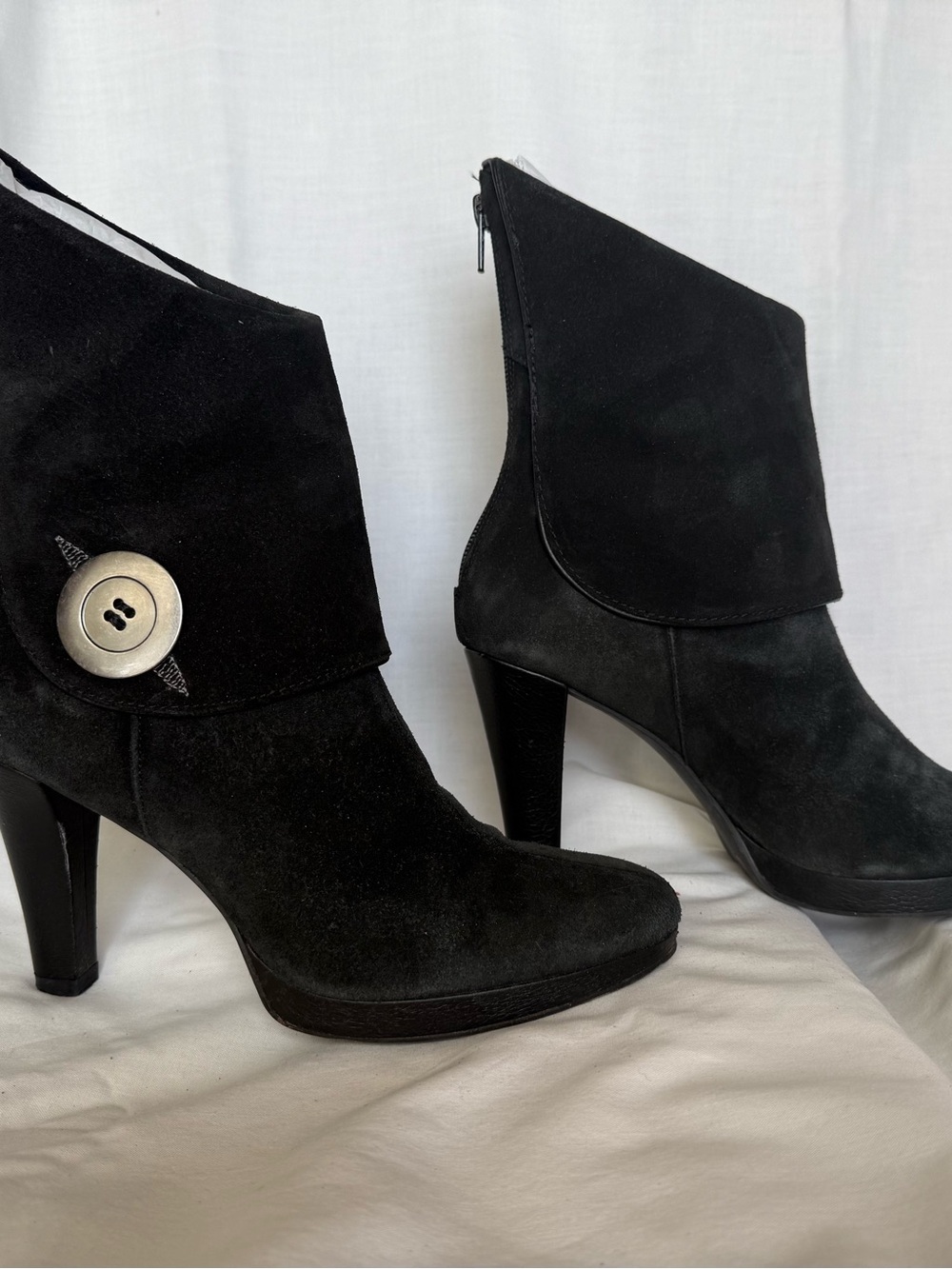Gianni Bini Glider004 Black Suede Button-Cuff Stiletto Ankle Boots - Size 7